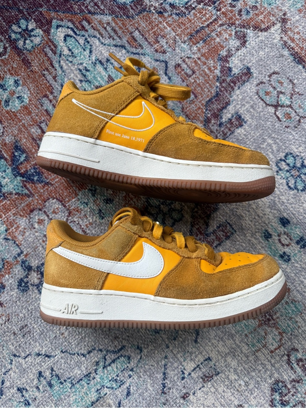 Nike Air Force 1 ‘07 University Gold Dunks